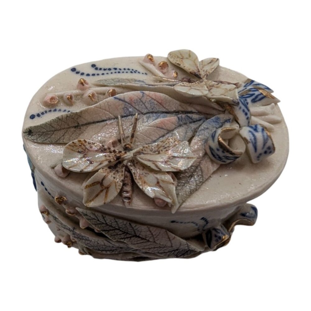 VTG Handcrafted Signed Ceramic Jewelry Trinket Box 3D Floral Leaf Butterfly Desi - Picture 3 of 11